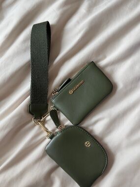 Lululemon dual pouch wristlet